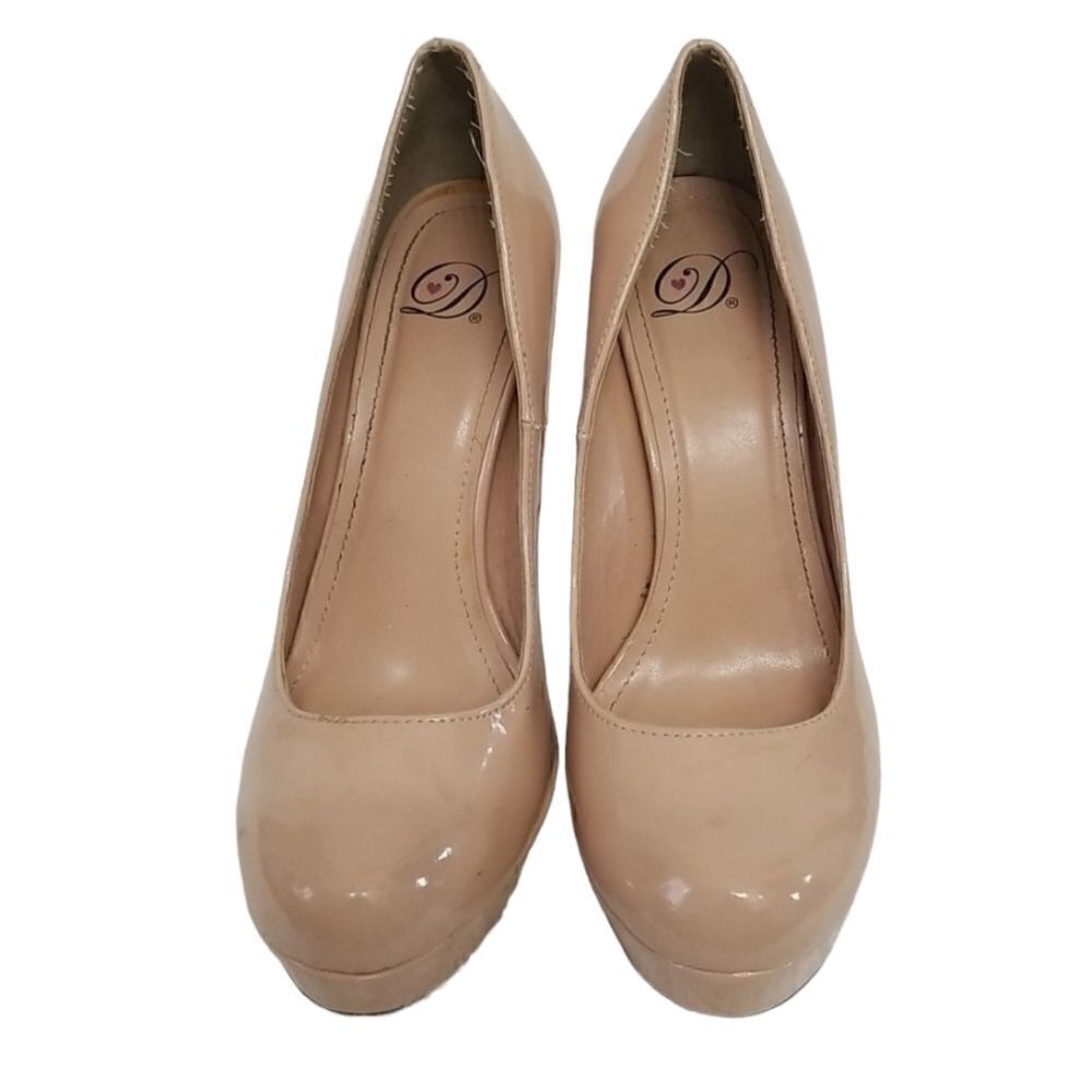 Diva Tan Patent Leather Platform Heels size 8.5